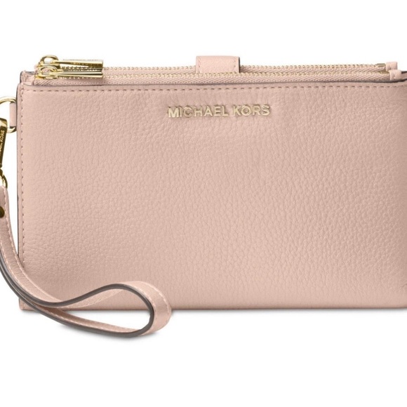 Michael Kors Handbags - Michael Kors Blush Leather Wristlet